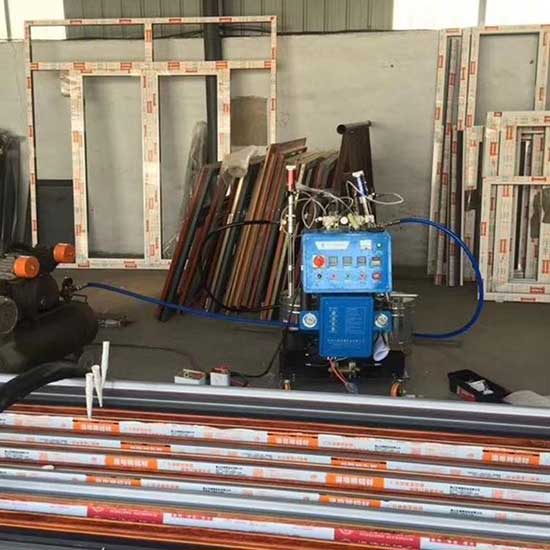 Q2600D定時定量鋁型材澆注發(fā)泡機